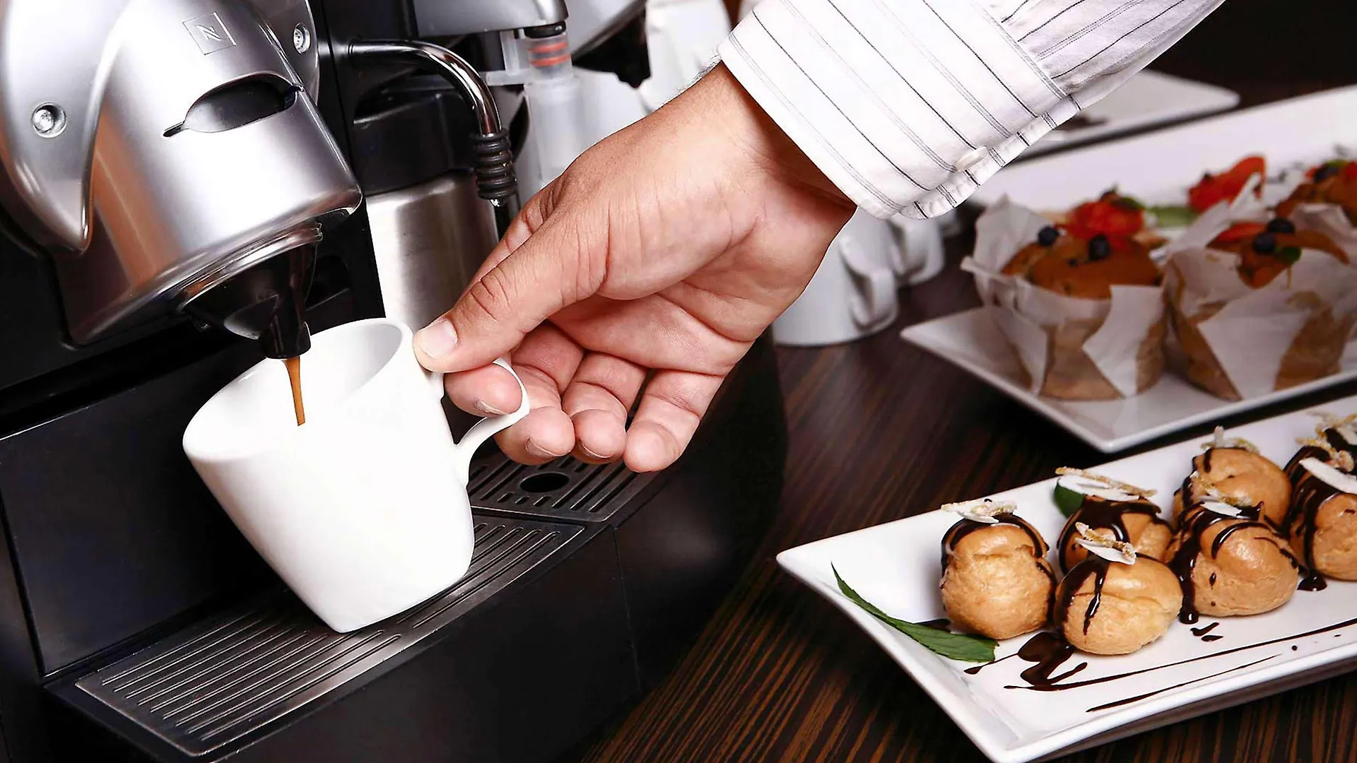 Novotel Canberra 4*,