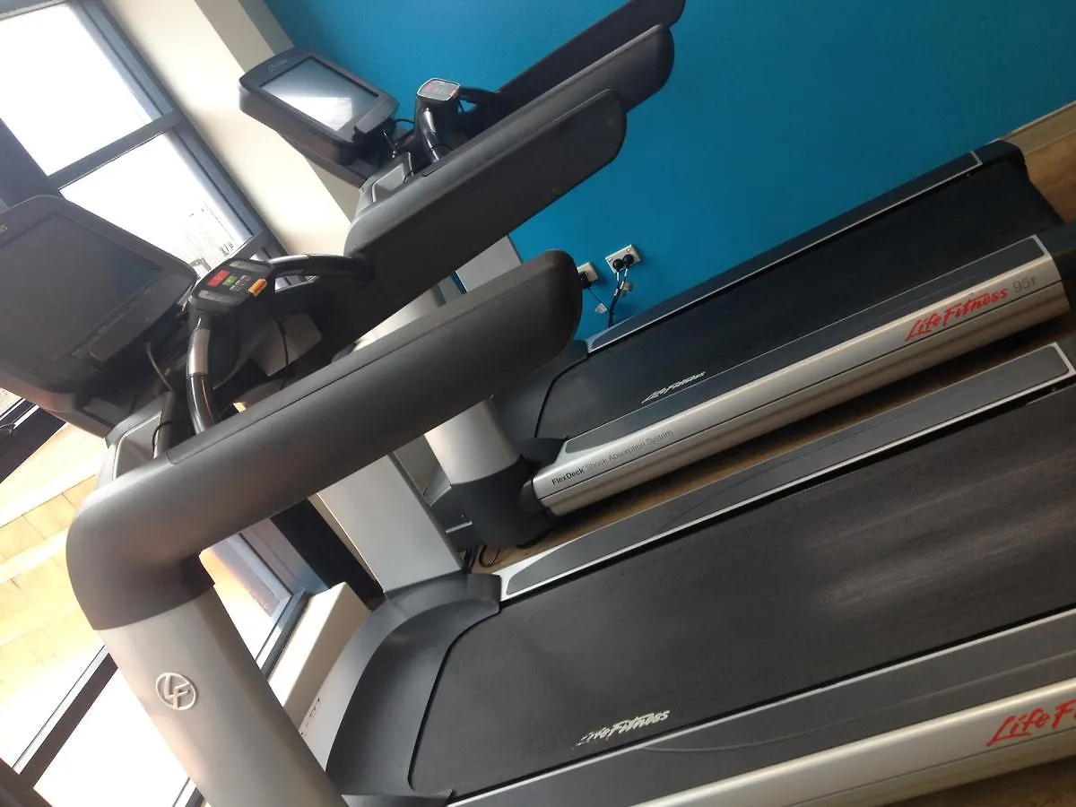 Novotel Canberra 4*,
